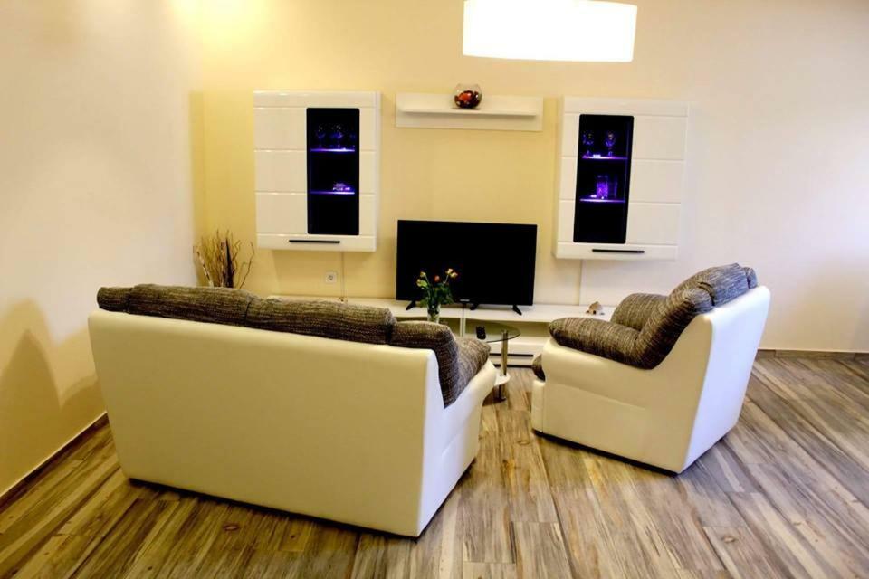 Apartments Klaudija PUY 외부 사진